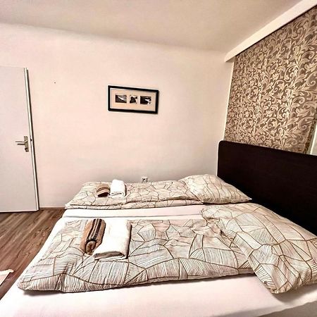 Roomino Apartment Wina Bagian luar foto