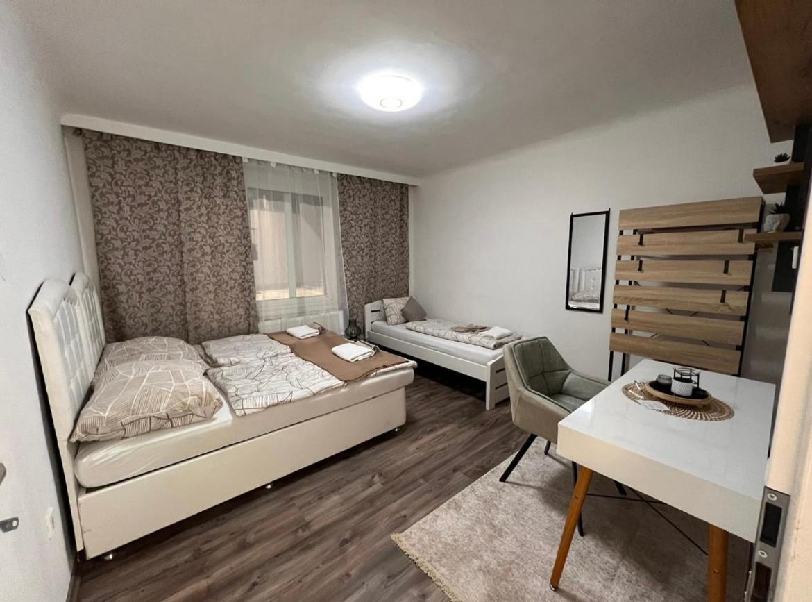 Roomino Apartment Wina Bagian luar foto