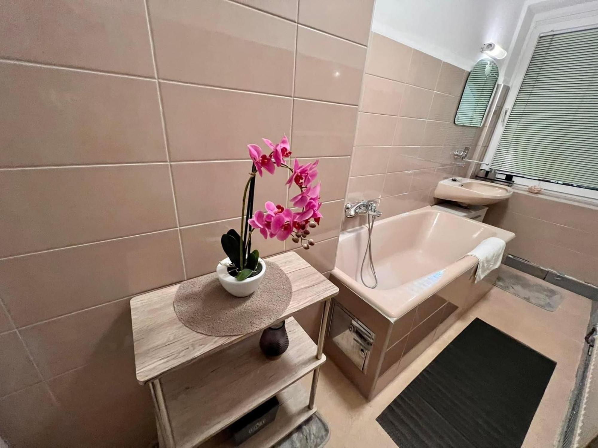 Roomino Apartment Wina Bagian luar foto