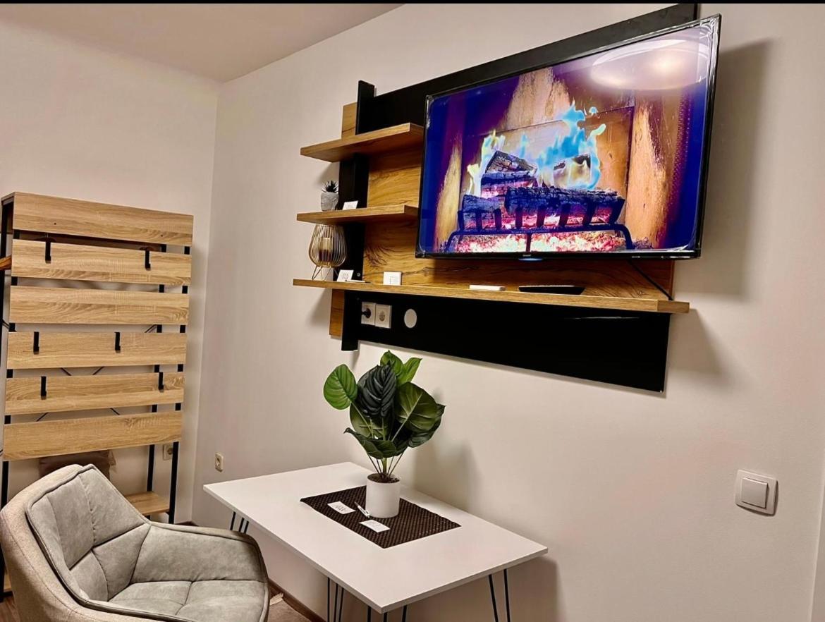 Roomino Apartment Wina Bagian luar foto