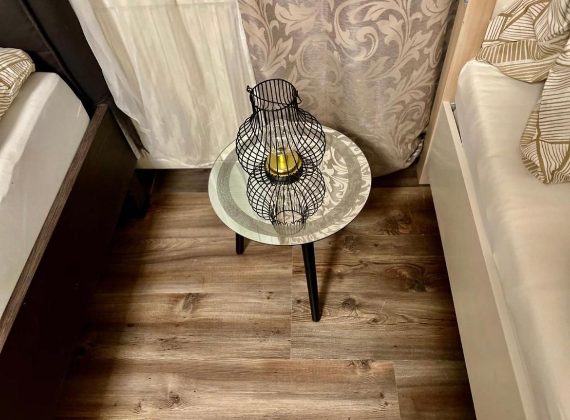 Roomino Apartment Wina Bagian luar foto