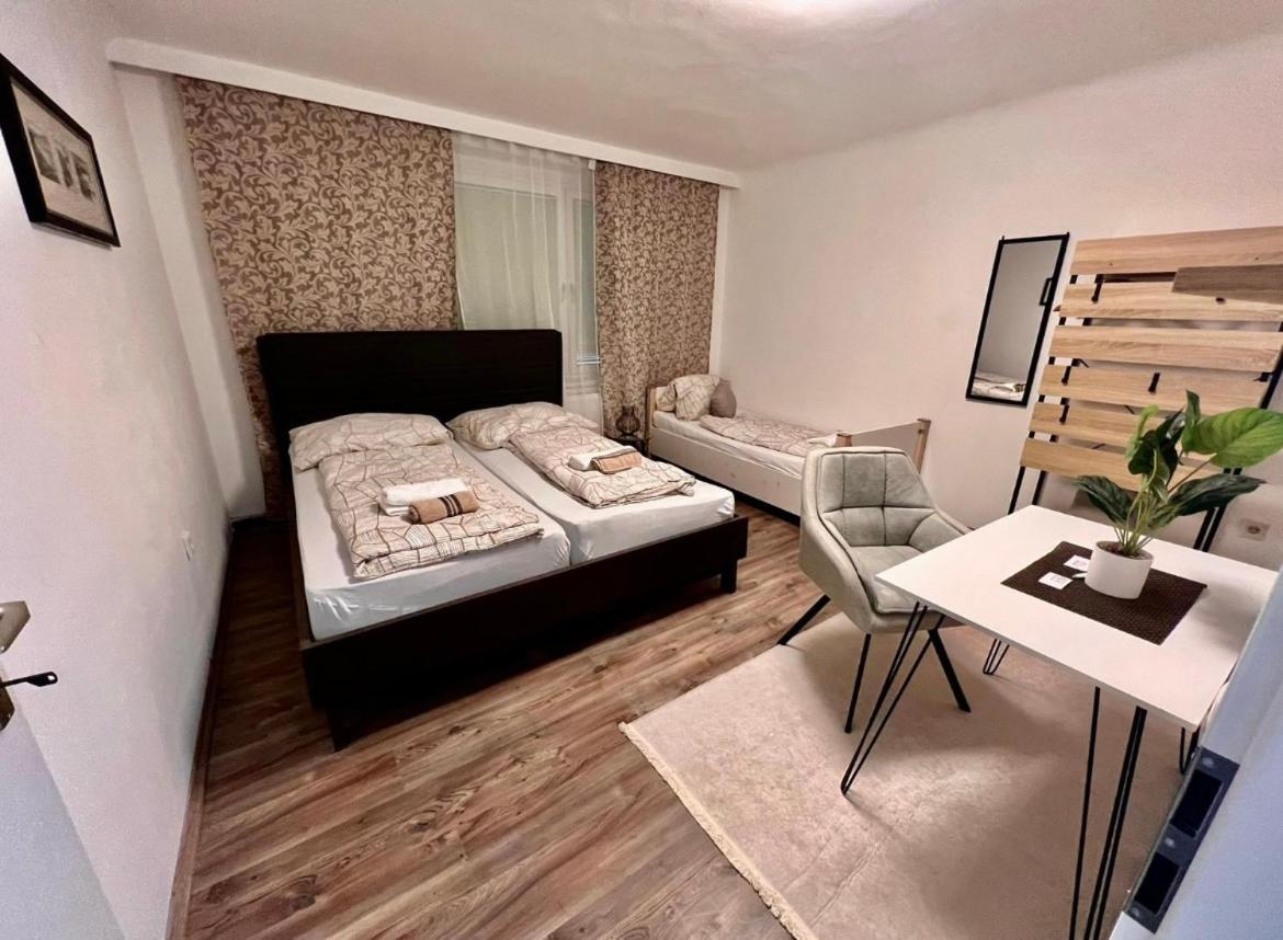 Roomino Apartment Wina Bagian luar foto