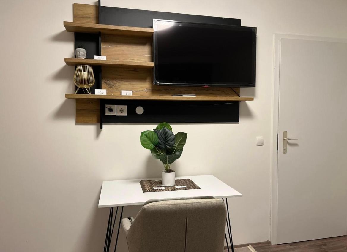 Roomino Apartment Wina Bagian luar foto
