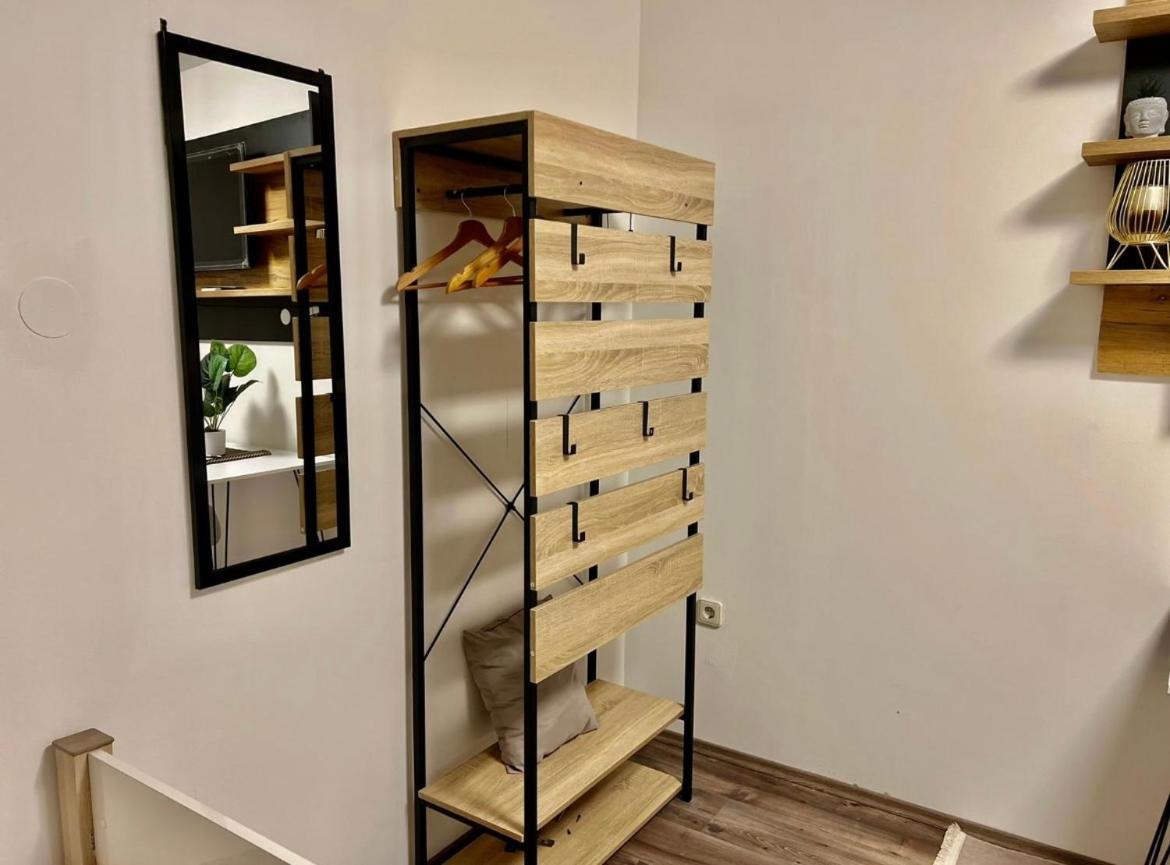 Roomino Apartment Wina Bagian luar foto